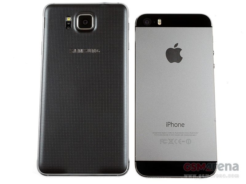 galaxy-alpha-vs-iphone-5S.jpg