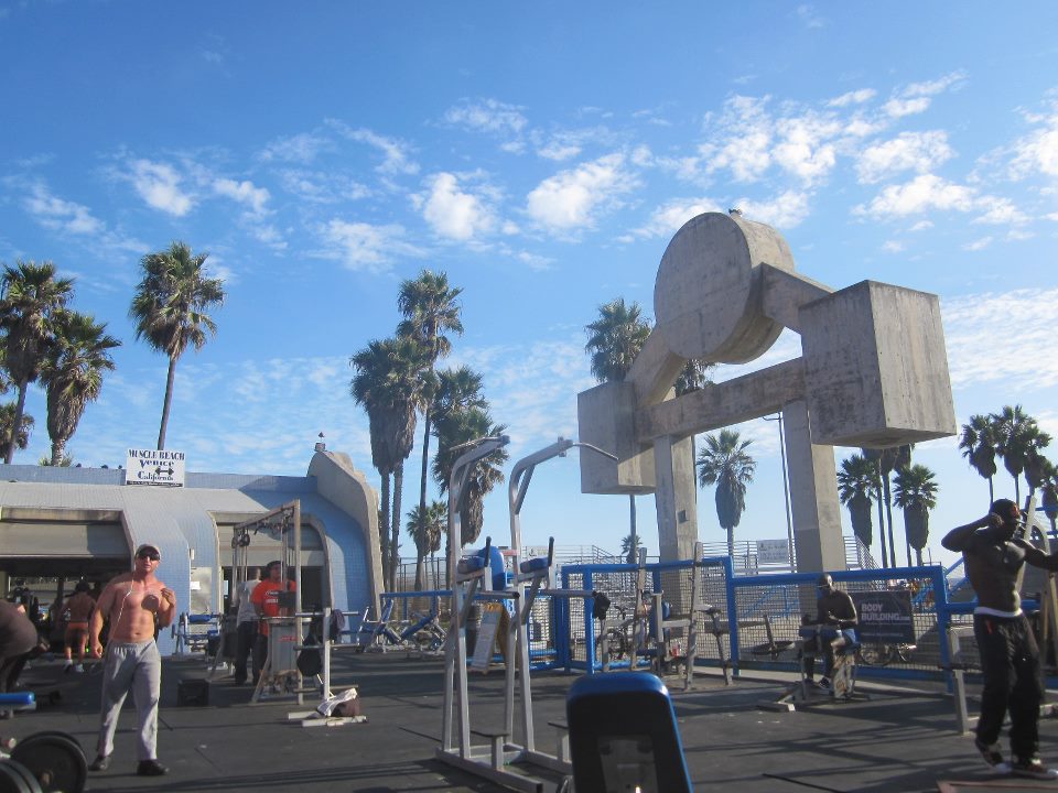 Muscle_Beach%2C_California.jpg