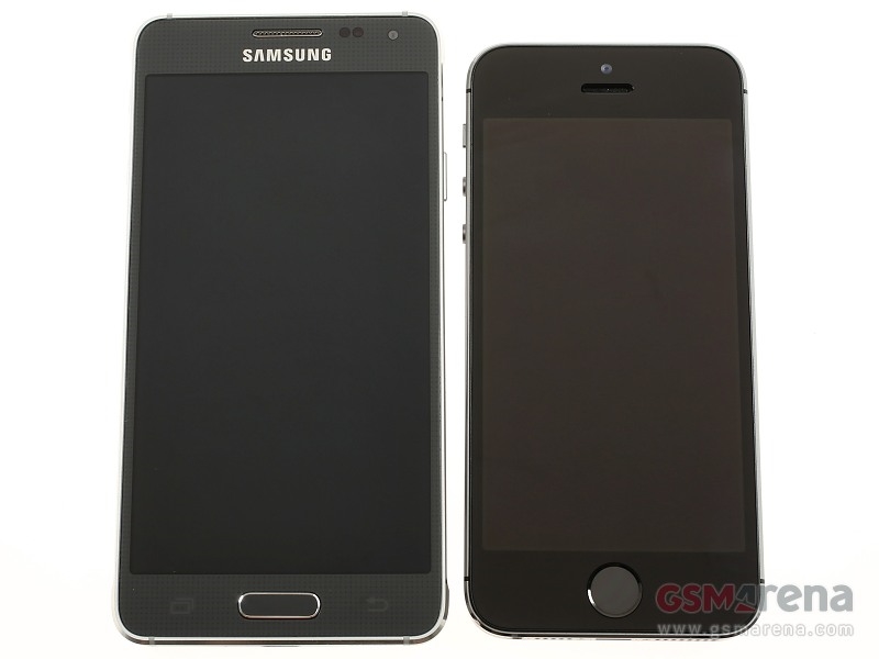 iphone-5s-vs-galaxy-alpha.jpg