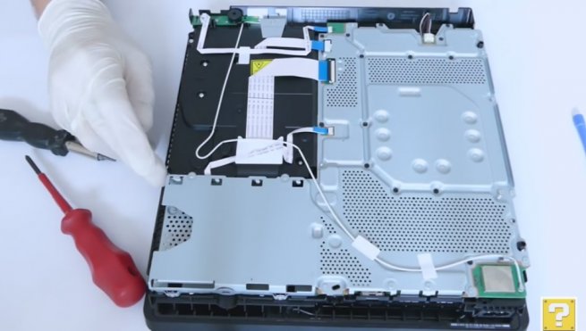 in-comparatif-hardware-ps4-vs-ps4-slim-9.jpg