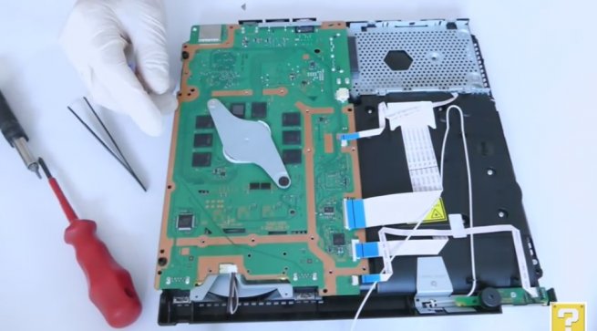 in-comparatif-hardware-ps4-vs-ps4-slim-11.jpg