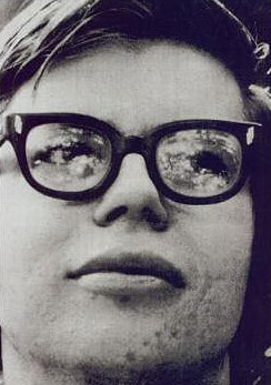 portrait-with-glasses-nb.jpg
