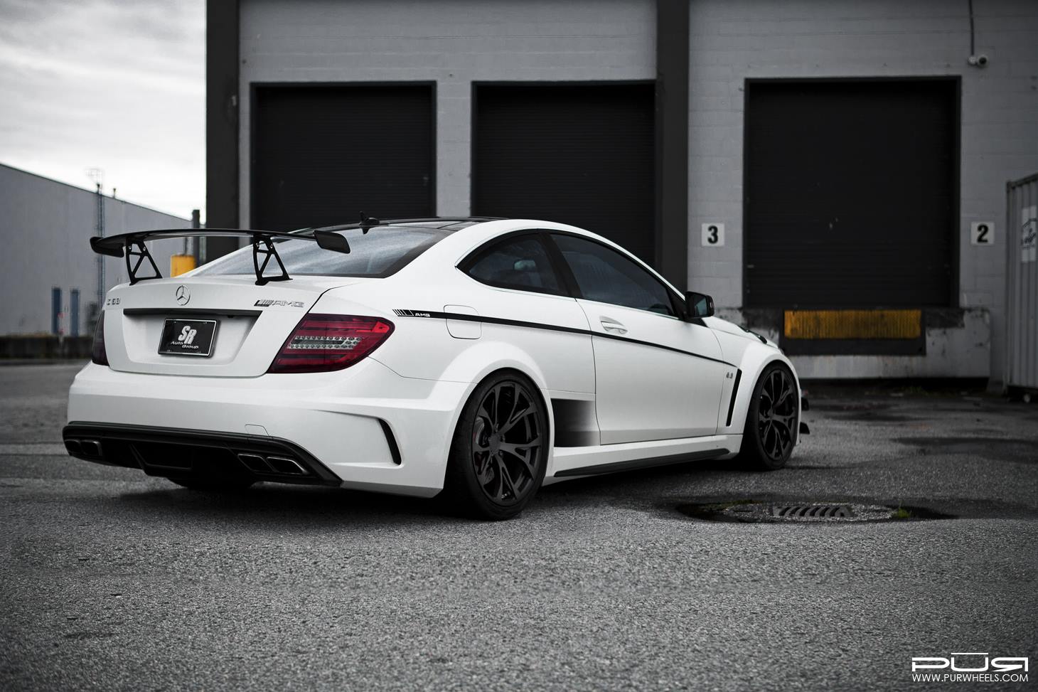 Mercedes-Benz-C-63-AMG-Black-Series-1.jpg