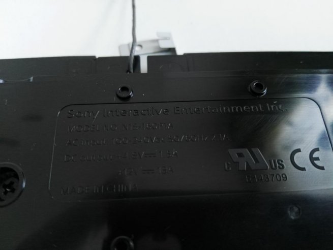 in-comparatif-hardware-ps4-vs-ps4-slim-7.jpg