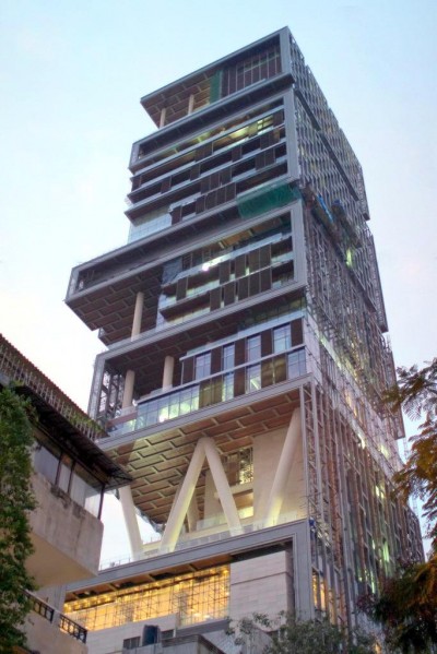 Ambani_house_mumbai-e1309276421925.jpg